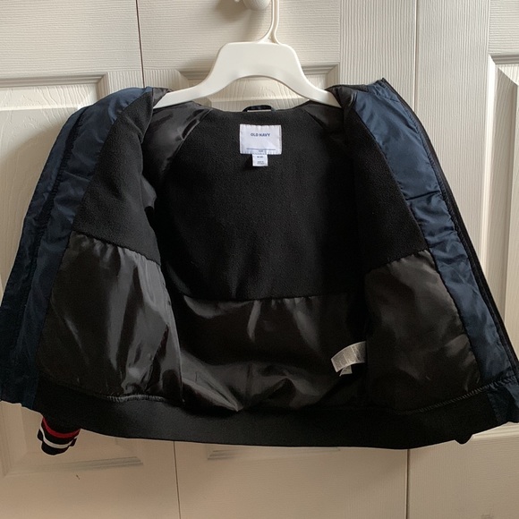 OLD NAVY boys puffer jacket. - Picture 4 of 5